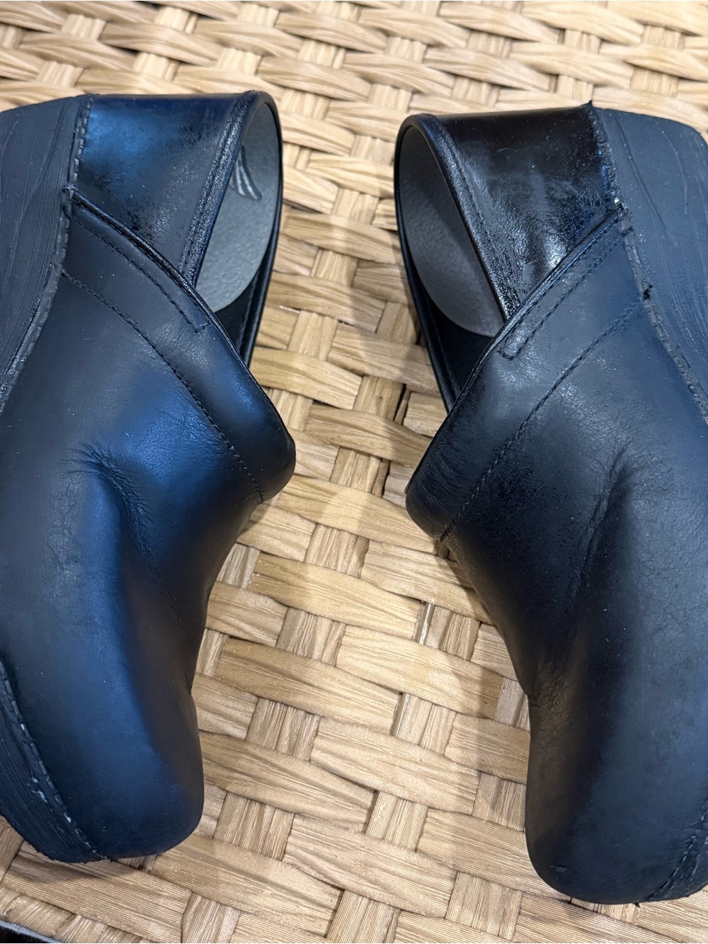 Dansko XP 2.0 Slip-Resistant Performance Clogs - Picture 5 of 12